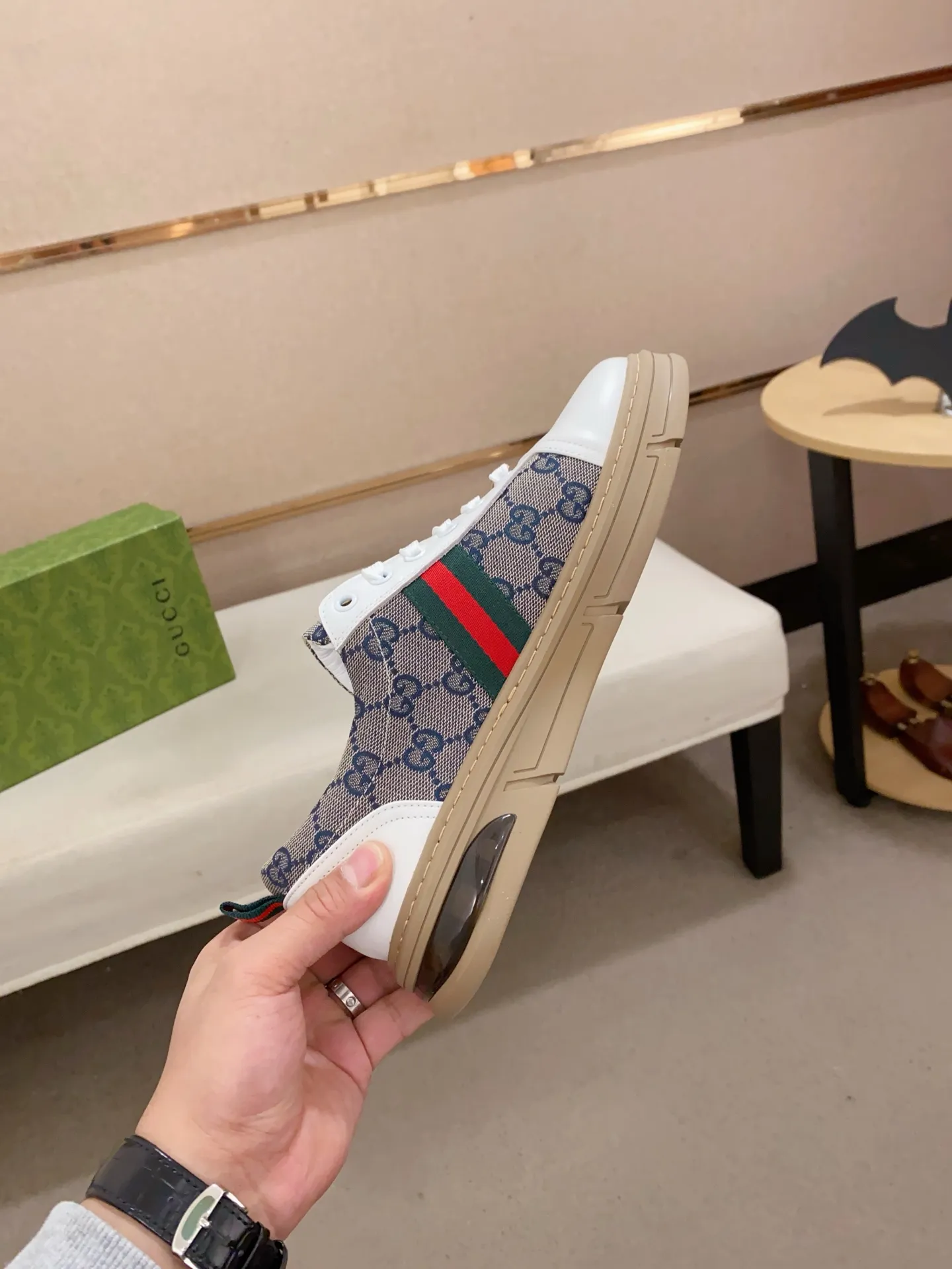 Men's clothing and shoes💰:400💰 (GUCCI) The latest model from the official website 🎁🎁Casual and fashionable men's shoes👟, hot style💥The version is simple and elegant, exclusive for trendy men. Unique latest brand elements from the official website👑Original decoration, fashionable and generous, the fabric is original cowhide ✅Sheepskin lining, the official website specifies wear-resistant casual outsole, the classic model is taken in kind at the counter🎬38-44 (45 is not returned or exchanged when customized)